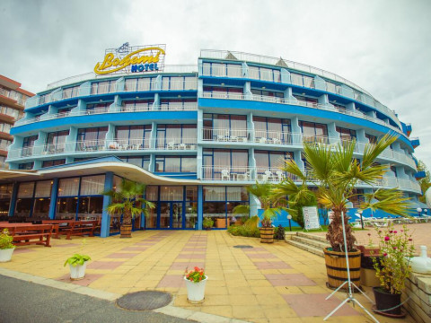 BOHEMI  HOTEL