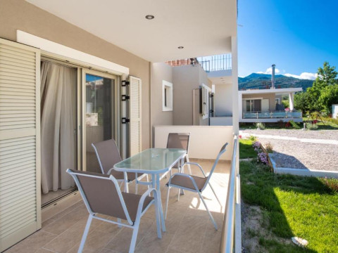 Bounatsa Studios & Apartments