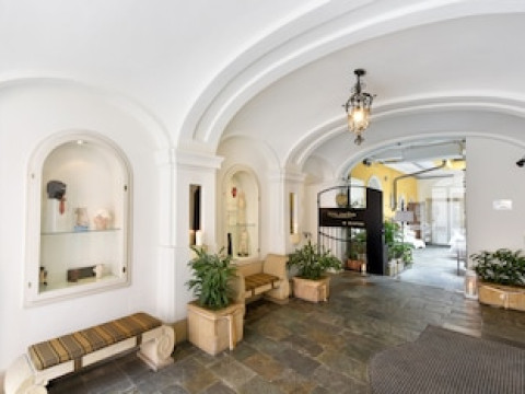 BOUTIQUE HOTEL DOM - ROOMS AND SUITES