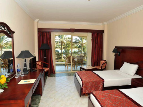 BRAYKA BAY RESORT