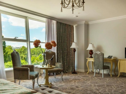 Bristol Central Park Hotel