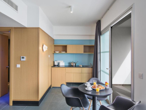 Anthea Hotel Apartments