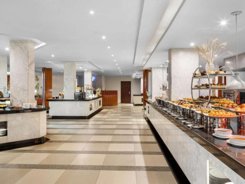 DoubleTree by Hilton Sharks Bay