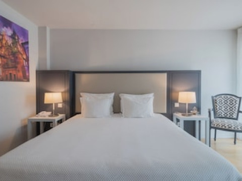 BURGUS TRIBUTE AND DESIGN HOTEL