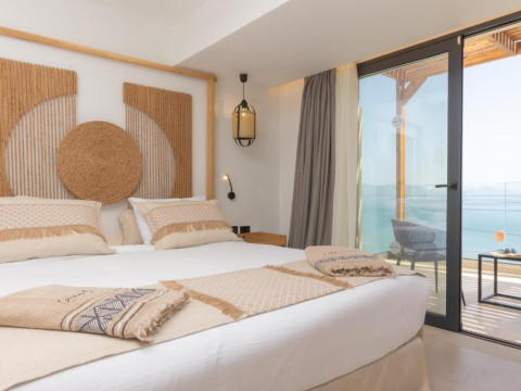 Cabana Blu Hotel & Suites