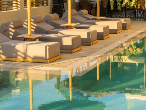 Cabana Blu Hotel & Suites