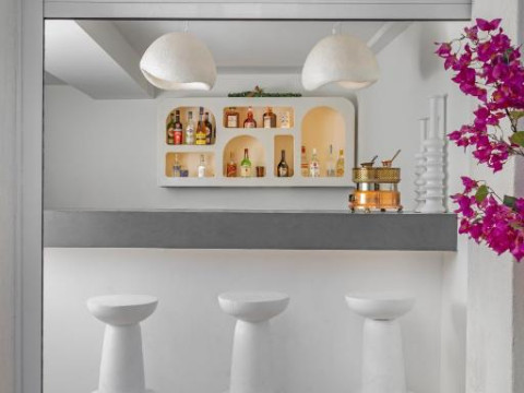 Cabana White Boutique Hotel & Suites