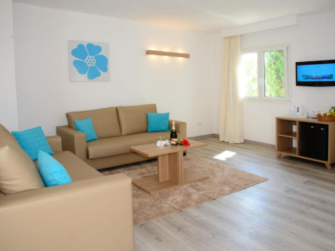 Cala Llenya Resort Ibiza