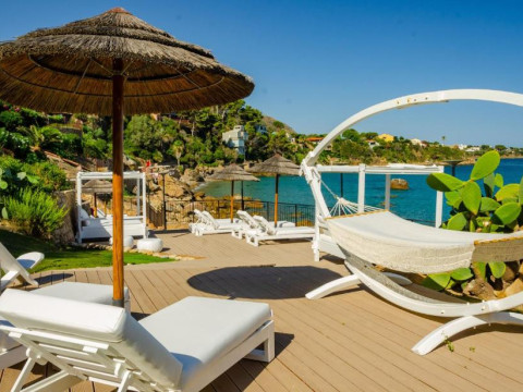 Calanica Resort