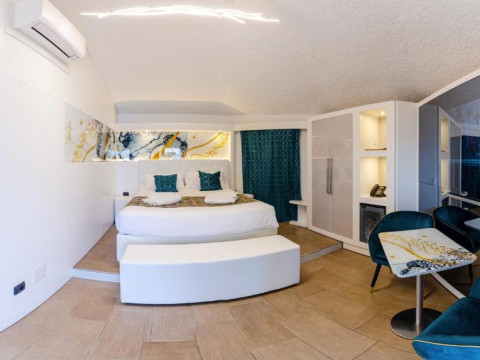 Calanica Resort
