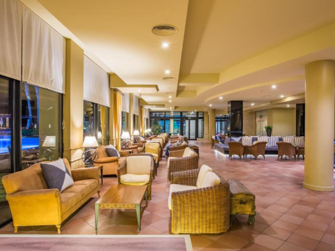 Hotel Calheta Beach