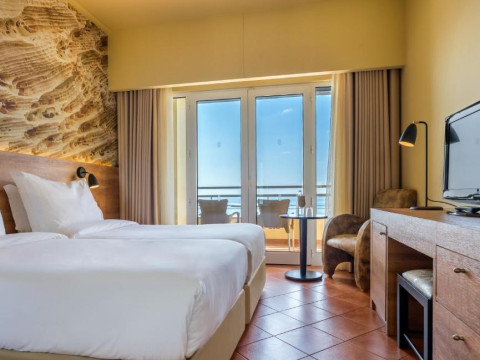 Hotel Calheta Beach