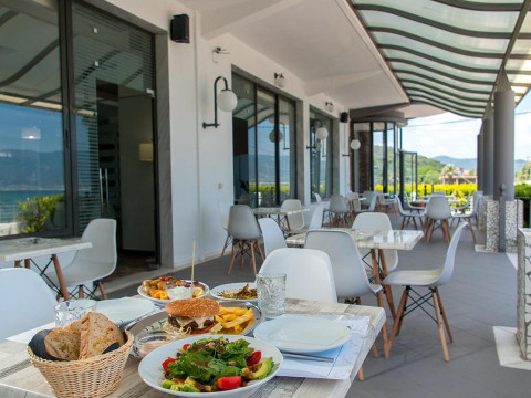 Calma Beach Hotel