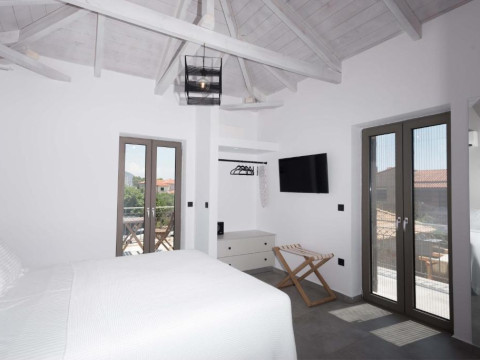 Calme Suites Mani