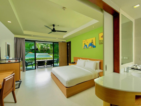 Holiday Ao Nang Beach Resort