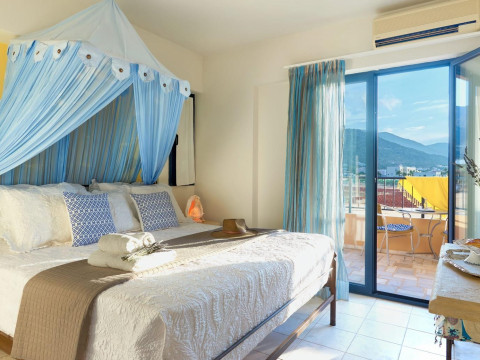 Golden Bay Hotel
