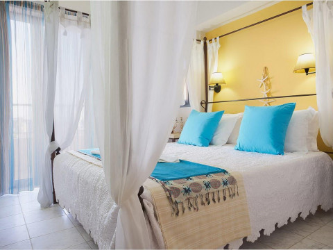 Golden Bay Hotel