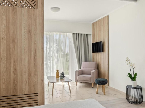 Kiotari Miraluna Beach Resort