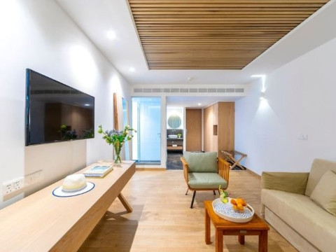 Limanaki Beach Hotel and Suites