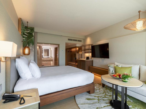 Pullman Phuket Karon Beach Resort