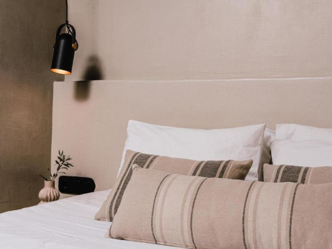 Momi Hotel
