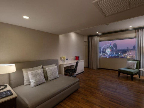 Ramada Plaza by Wyndham Bangkok Menam Riverside