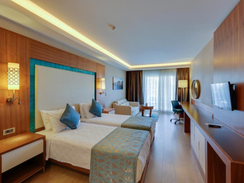 Ramada Hotel & Suite Kusadasi