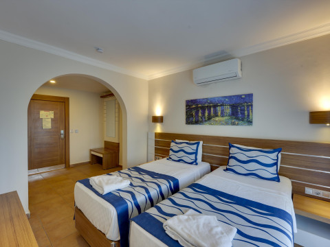 JASMIN BEACH HOTEL