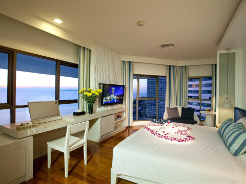 Jomtien Palm Beach Hotel