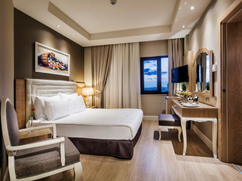 Bellis Deluxe Hotel