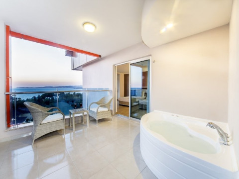 LONICERA RESORT