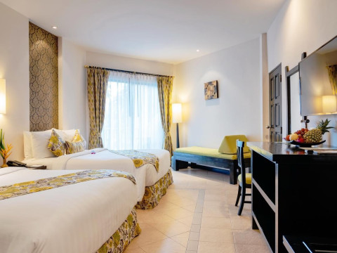 Horizon Karon Beach Resort & Spa