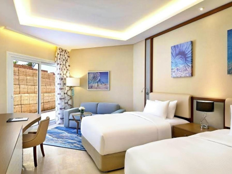Hilton Plaza Hotel