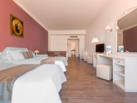 Kipriotis Panorama & Suites