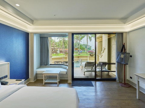 BEYOND RESORT KATA