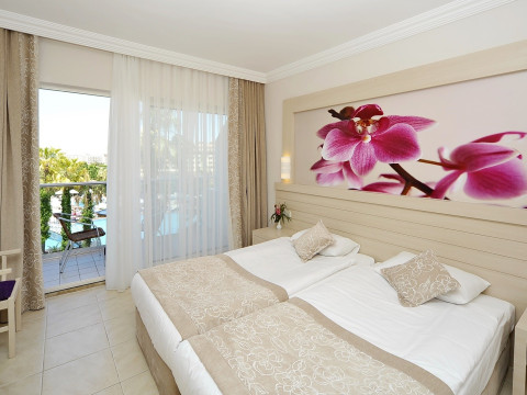 Seaden Corolla Hotel
