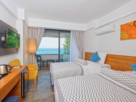 FLORIA BEACH HOTEL