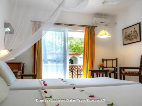 Diani Sea Lodge and Safari Tsavo Explorer RO