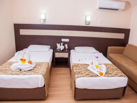 Lonicera World Hotel