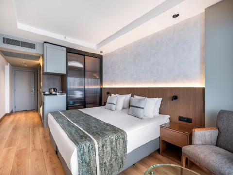 Korumar Deluxe Hotel