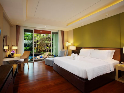 Graceland Khaolak Beach Resort