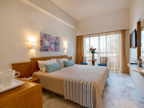 MINOS HOTEL