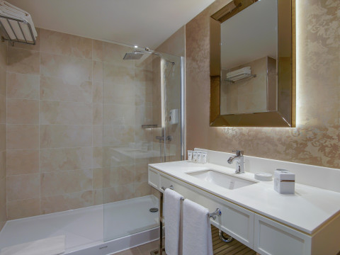 Limak Cyprus Deluxe Hotel