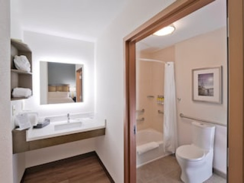 CANDLEWOOD SUITES BALTIMORE - INNER HARBOR
