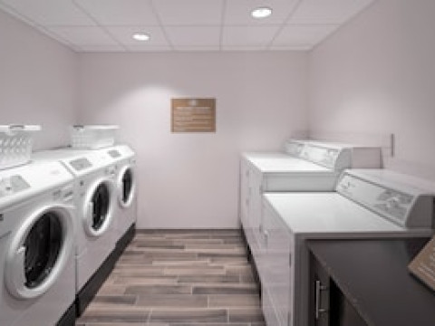 CANDLEWOOD SUITES BALTIMORE - INNER HARBOR