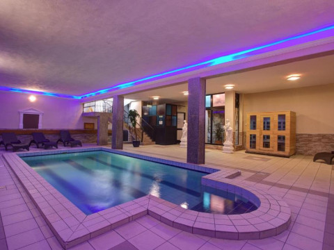 Canifor Hotel