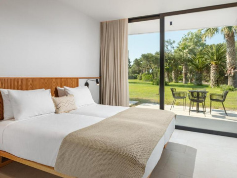Caravia Beach Hotel