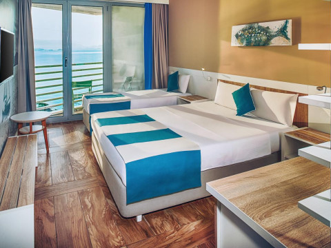 Carine Hotel Delfin
