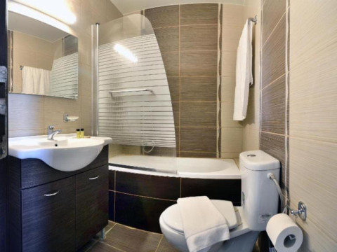 Carisa Suites and Apartments