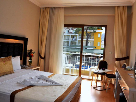TU CASA GELIDONYA HOTEL